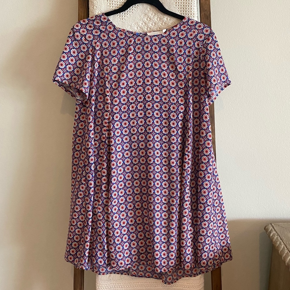 NWOT Lush from Nordstrom Red, Blue & Cream geometric print shift dress